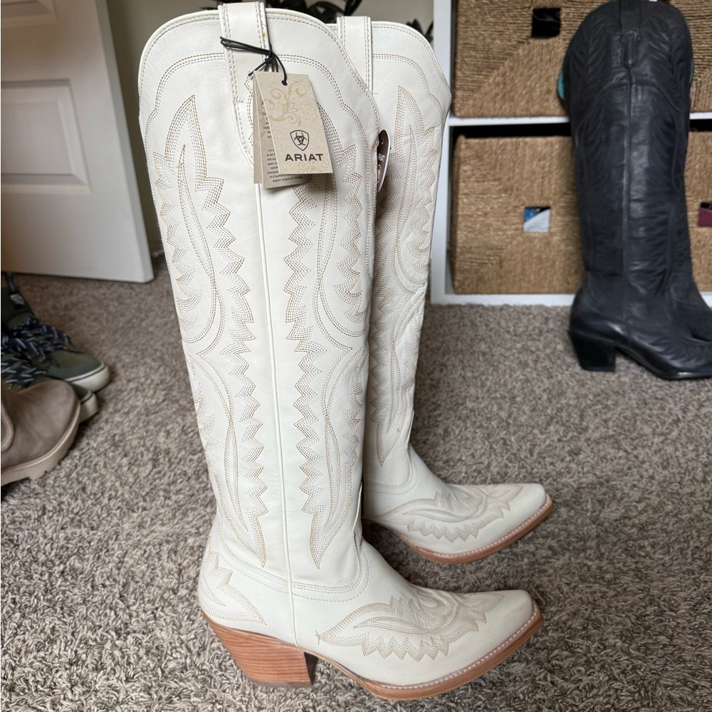 Ariat Cream Western Boots with Tan Heel